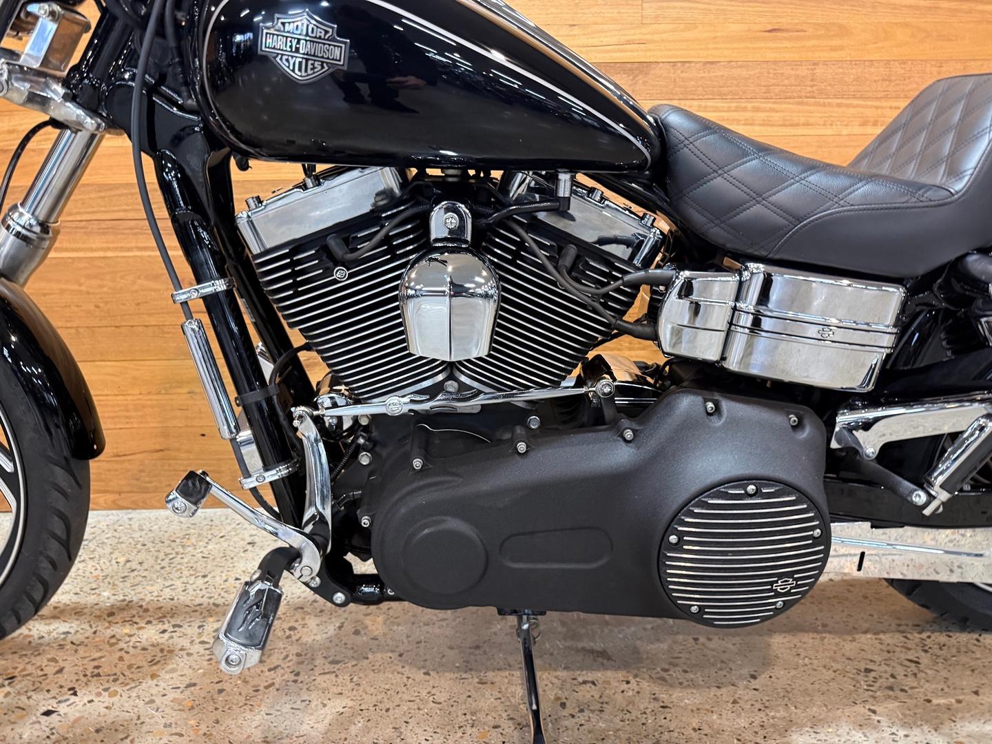 2010 HARLEY-DAVIDSON FXDWG WIDE GLIDE CRUISER