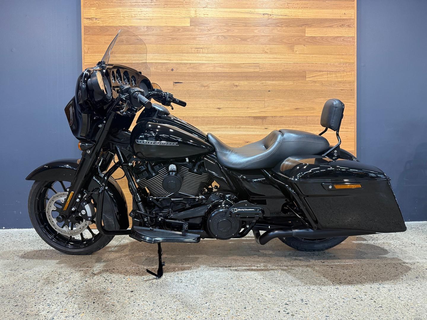 2019 HARLEY-DAVIDSON FLHXS STREET GLIDE SPECIAL 114 CRUISER