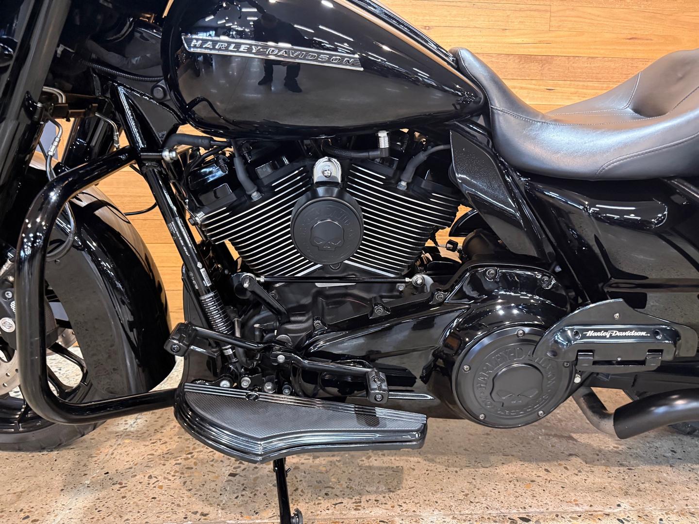 2019 HARLEY-DAVIDSON FLHXS STREET GLIDE SPECIAL 114 CRUISER