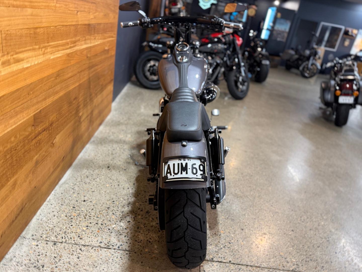 2016 HARLEY-DAVIDSON FXDB STREET BOB CRUISER