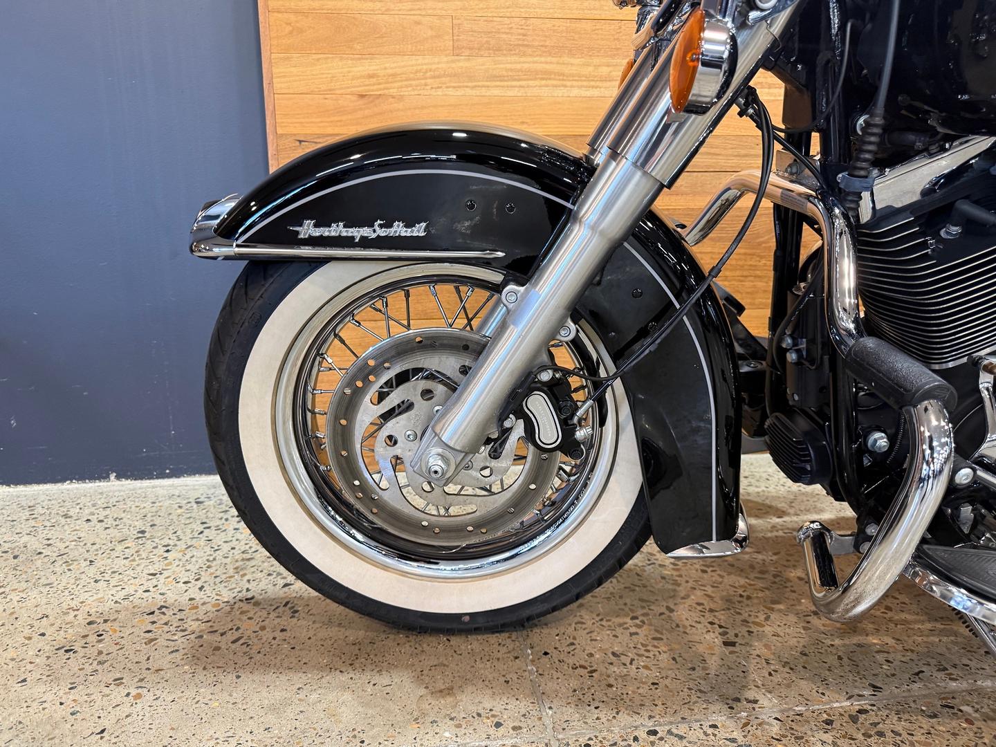2013 HARLEY-DAVIDSON FLSTC HERITAGE SOFTAIL CLASSIC CRUISER