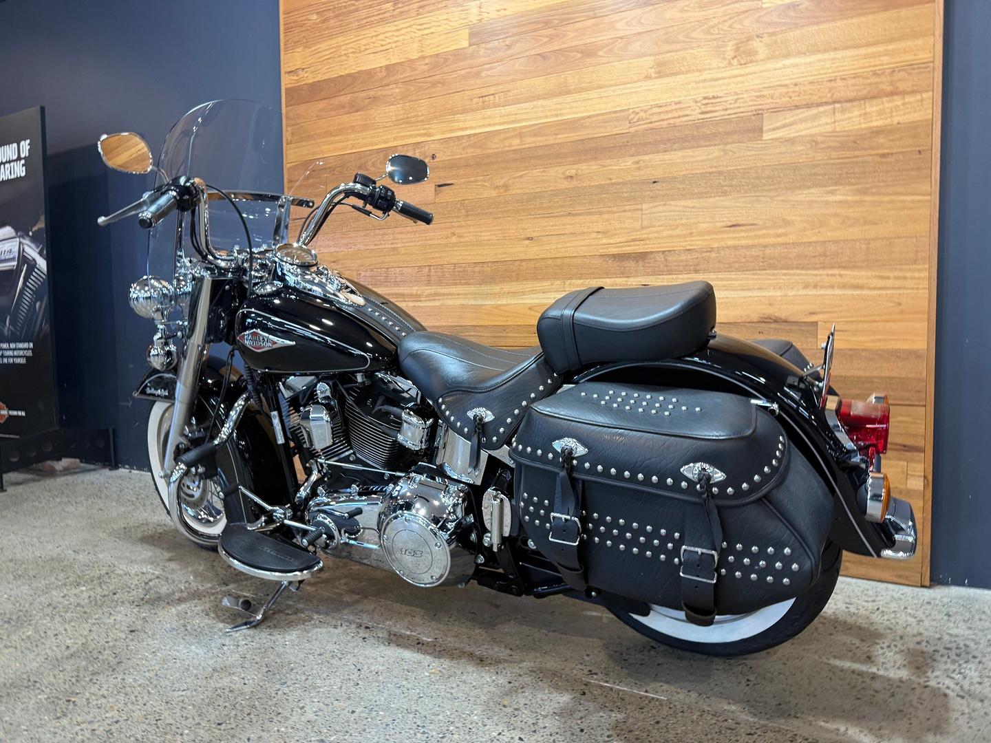 2013 HARLEY-DAVIDSON FLSTC HERITAGE SOFTAIL CLASSIC CRUISER