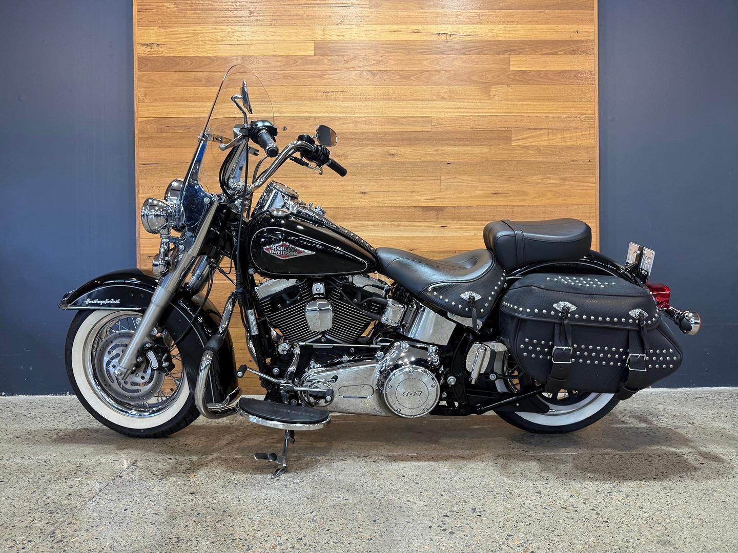 2013 HARLEY-DAVIDSON FLSTC HERITAGE SOFTAIL CLASSIC CRUISER