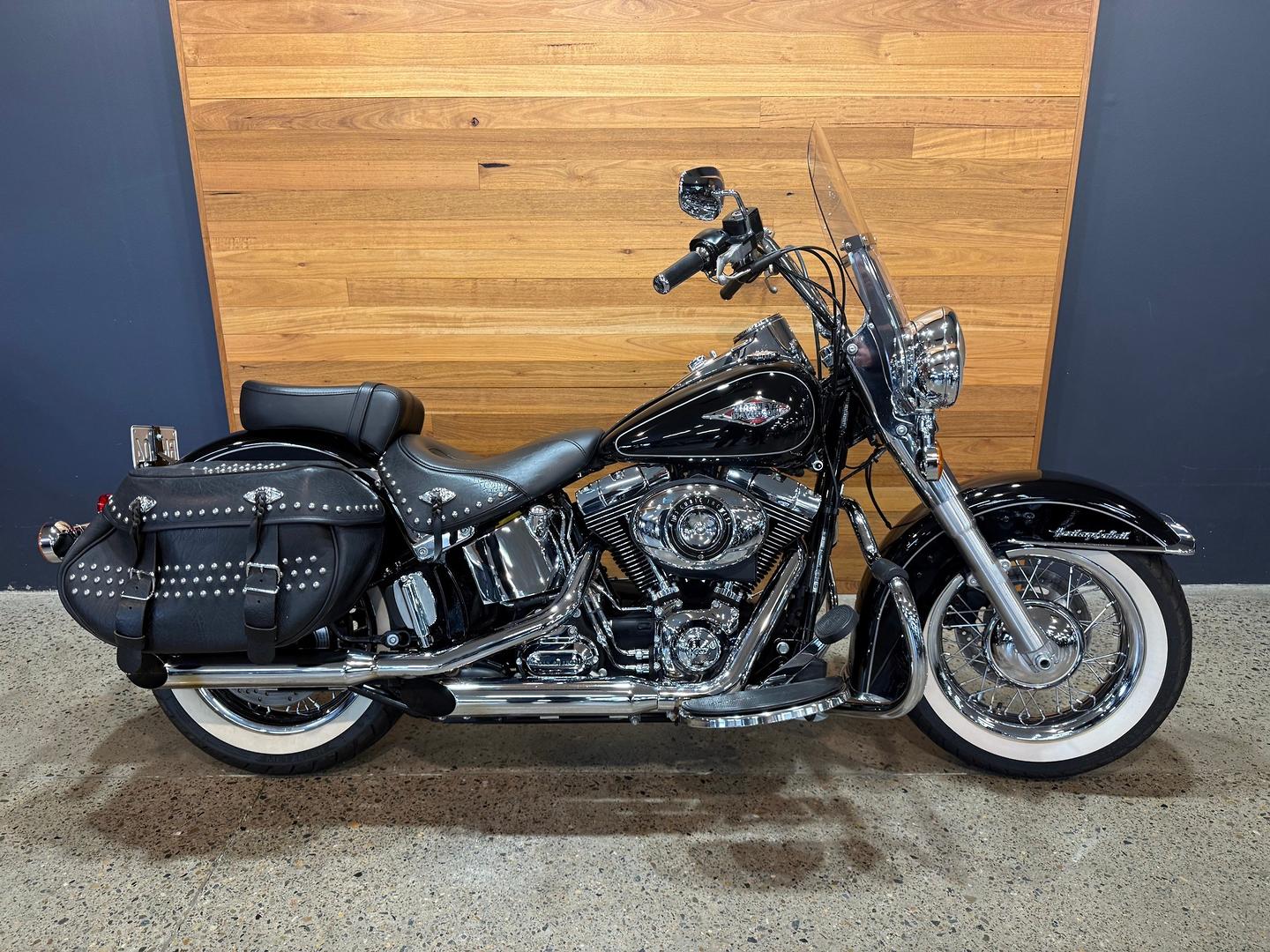 2013 HARLEY-DAVIDSON FLSTC HERITAGE SOFTAIL CLASSIC CRUISER