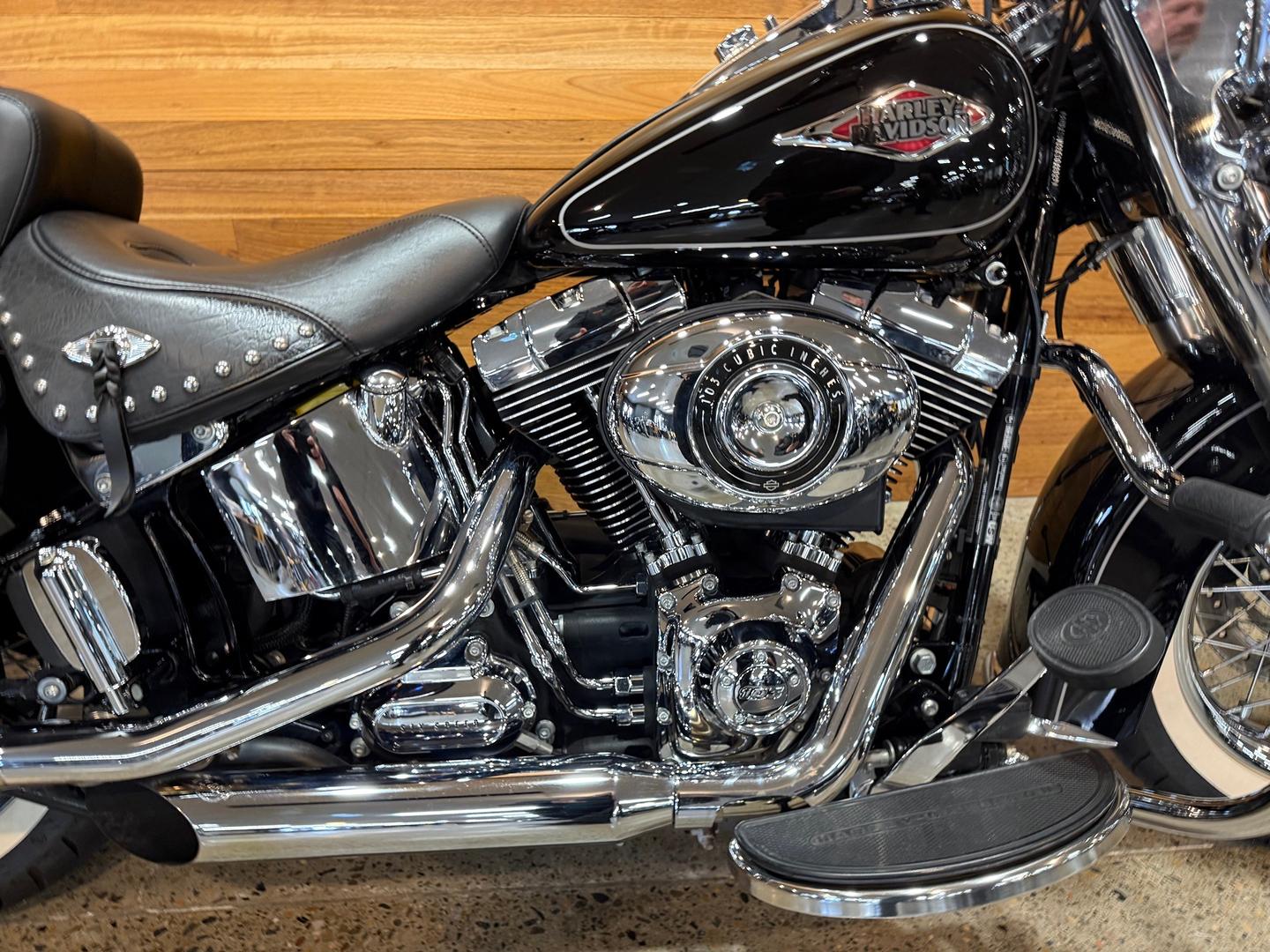 2013 HARLEY-DAVIDSON FLSTC HERITAGE SOFTAIL CLASSIC CRUISER