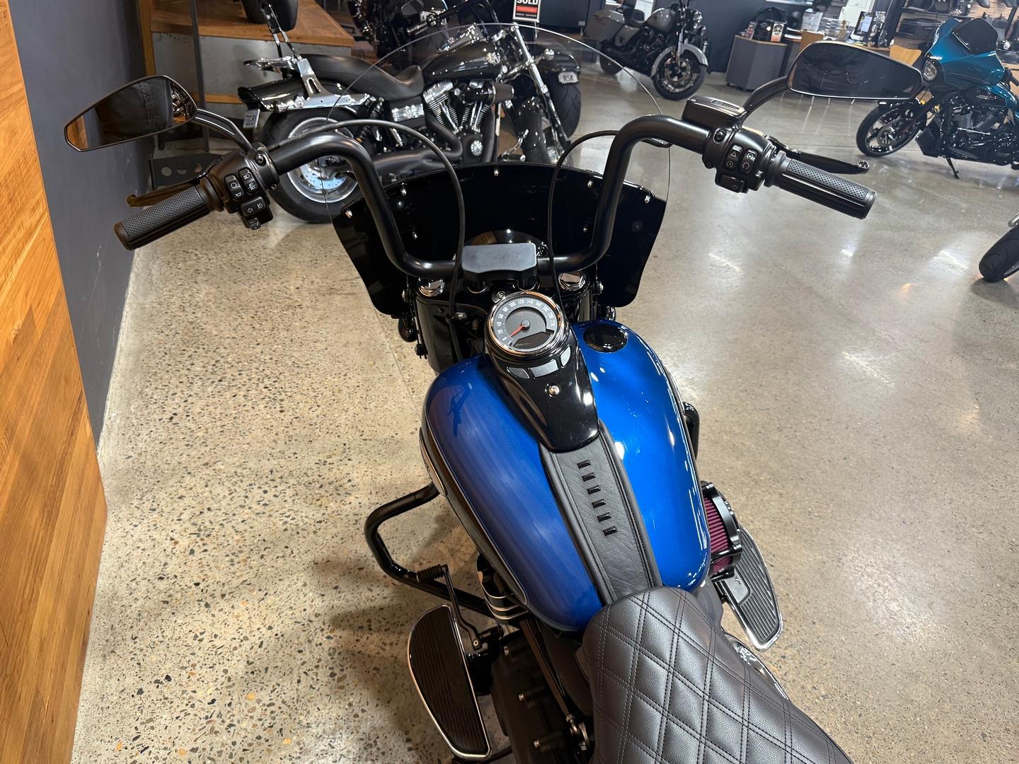 2021 HARLEY-DAVIDSON FLHCS HERITAGE CLASSIC 114 CRUISER