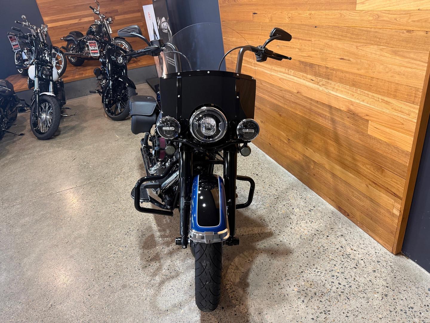 2021 HARLEY-DAVIDSON FLHCS HERITAGE CLASSIC 114 CRUISER