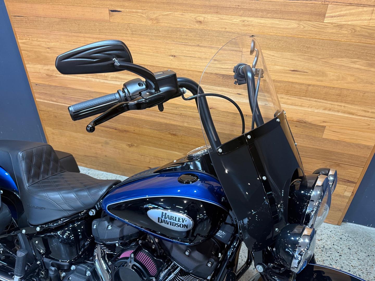2021 HARLEY-DAVIDSON FLHCS HERITAGE CLASSIC 114 CRUISER