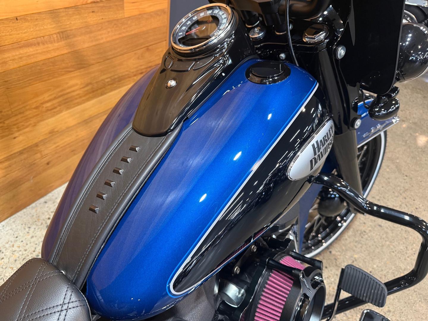 2021 HARLEY-DAVIDSON FLHCS HERITAGE CLASSIC 114 CRUISER
