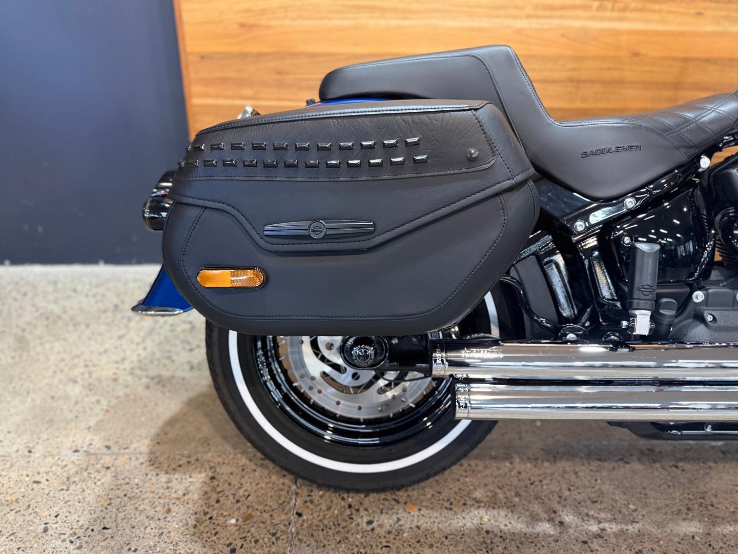 2021 HARLEY-DAVIDSON FLHCS HERITAGE CLASSIC 114 CRUISER