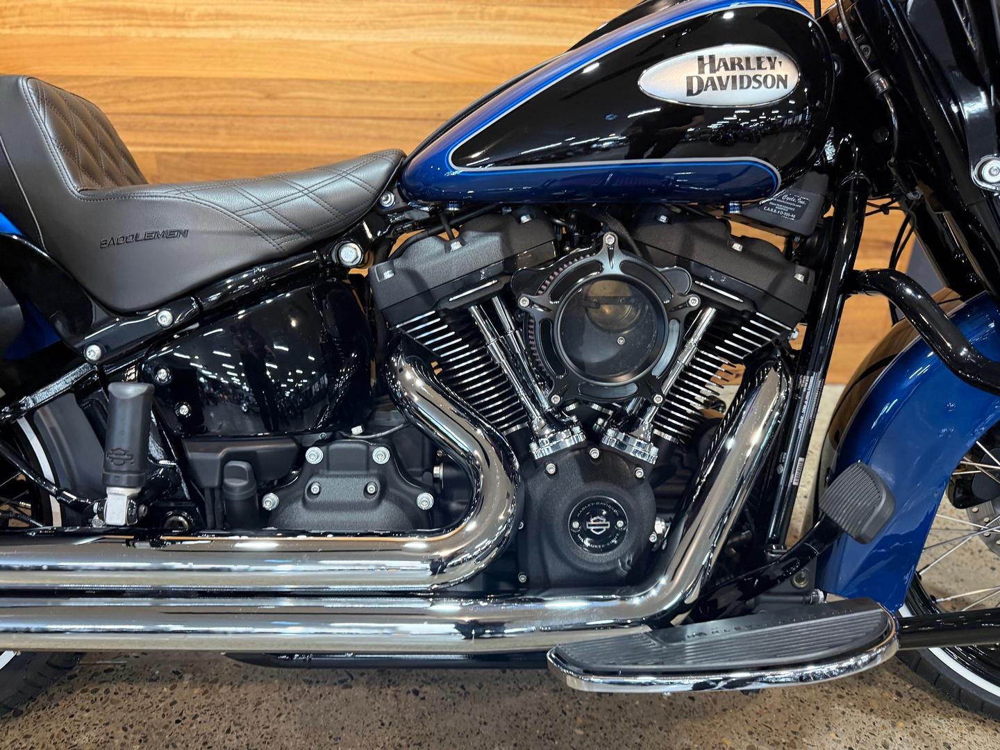 2021 HARLEY-DAVIDSON FLHCS HERITAGE CLASSIC 114 CRUISER