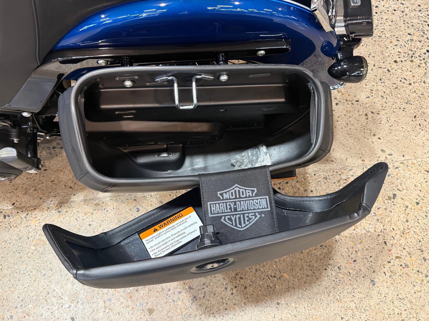 2021 HARLEY-DAVIDSON FLHCS HERITAGE CLASSIC 114 CRUISER