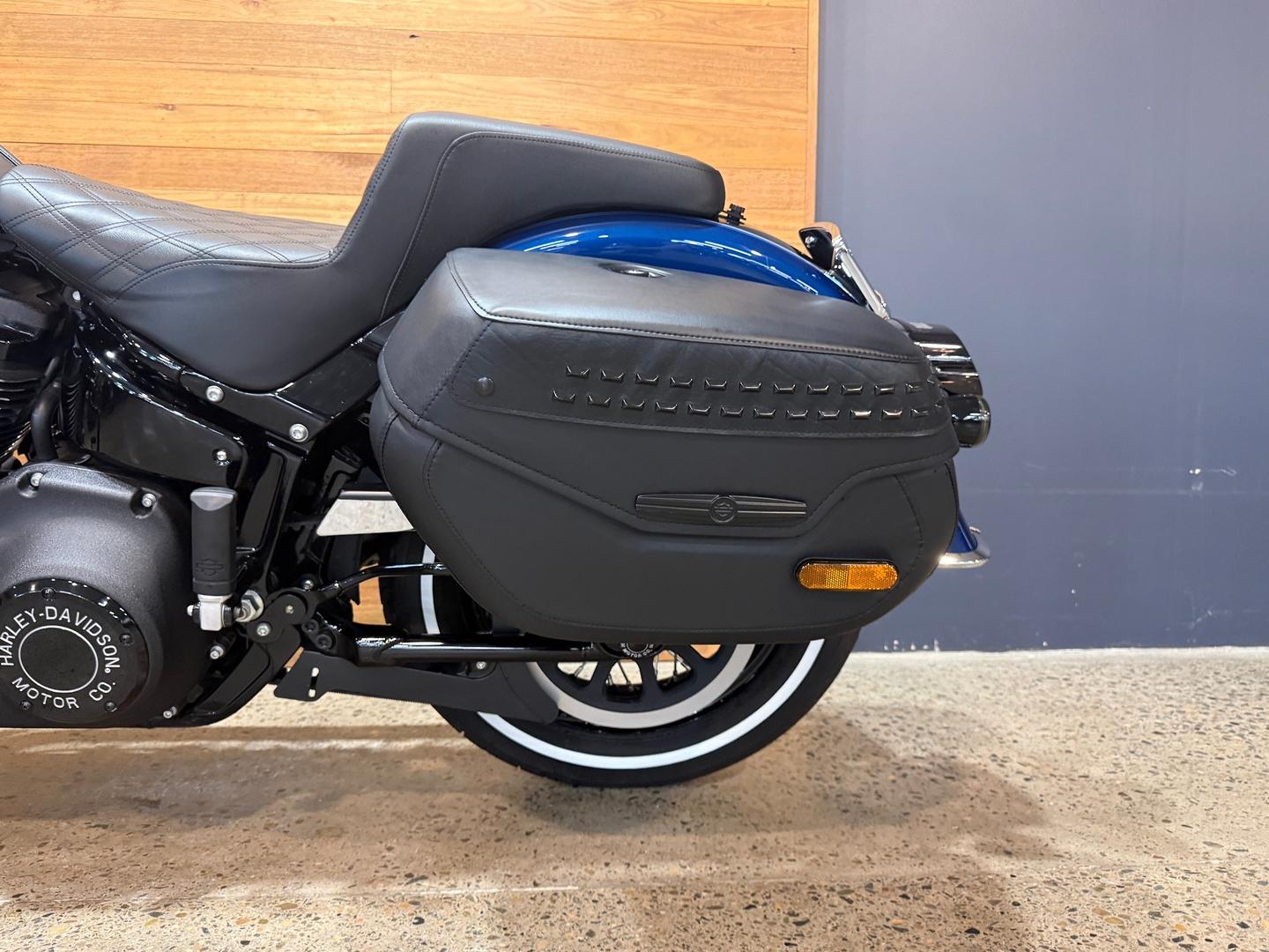 2021 HARLEY-DAVIDSON FLHCS HERITAGE CLASSIC 114 CRUISER