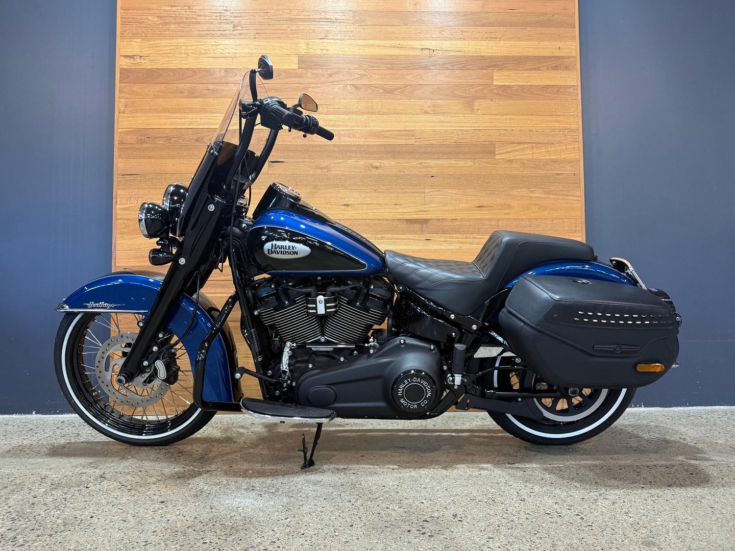 2021 HARLEY-DAVIDSON FLHCS HERITAGE CLASSIC 114 CRUISER