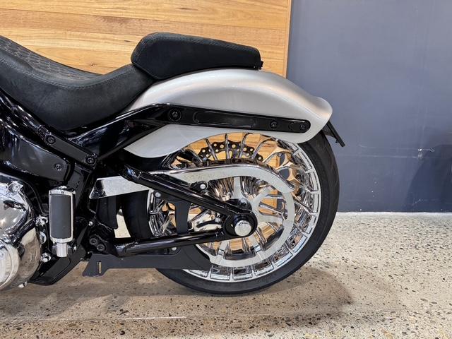 2018 HARLEY-DAVIDSON FXBRS BREAKOUT CRUISER