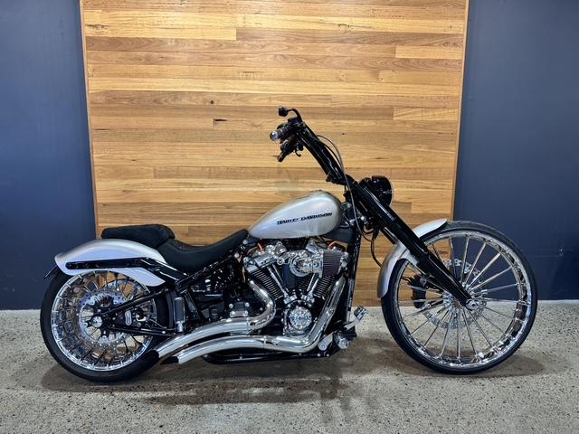 2018 HARLEY-DAVIDSON FXBRS BREAKOUT CRUISER