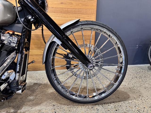 2018 HARLEY-DAVIDSON FXBRS BREAKOUT CRUISER