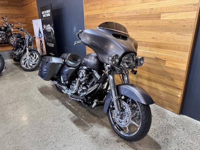 2013 HARLEY-DAVIDSON FLHX STREET GLIDE CRUISER