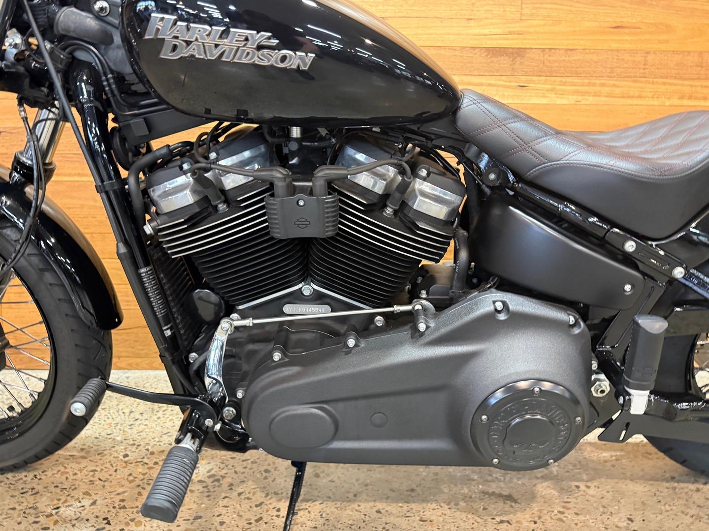 2019 HARLEY-DAVIDSON FXBB STREET BOB (107) CRUISER