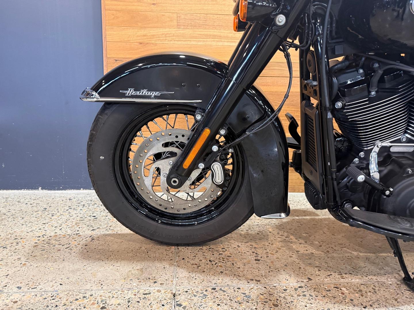 2023 HARLEY-DAVIDSON FLHCS HERITAGE CLASSIC 114 CRUISER