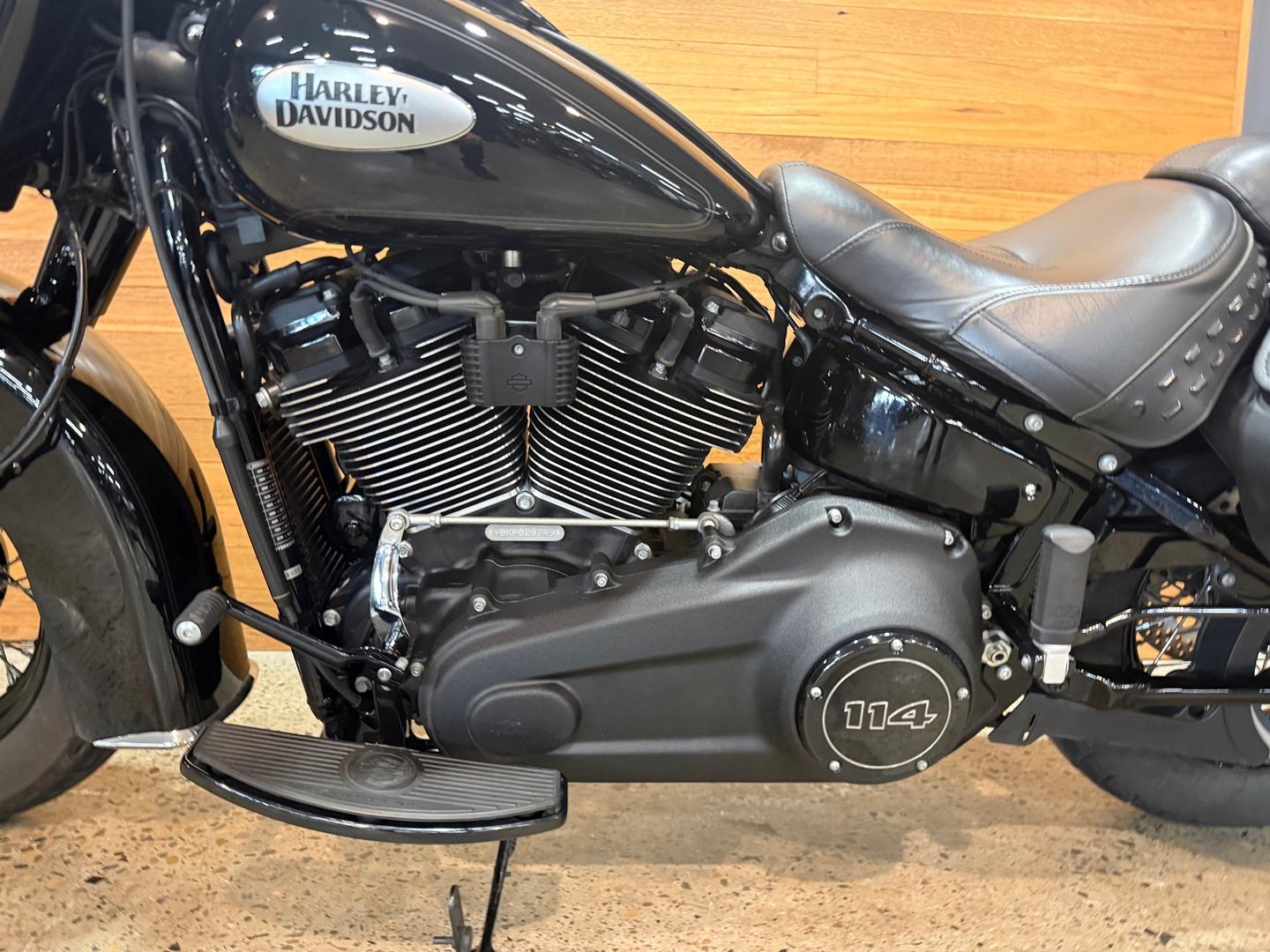 2023 HARLEY-DAVIDSON FLHCS HERITAGE CLASSIC 114 CRUISER