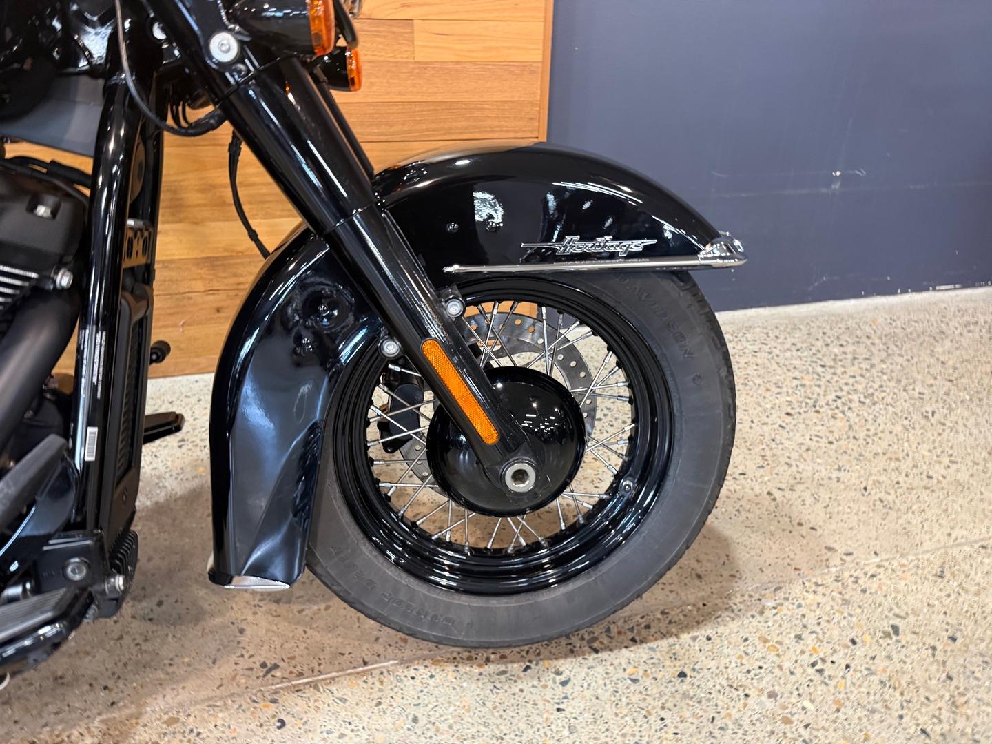 2023 HARLEY-DAVIDSON FLHCS HERITAGE CLASSIC 114 CRUISER
