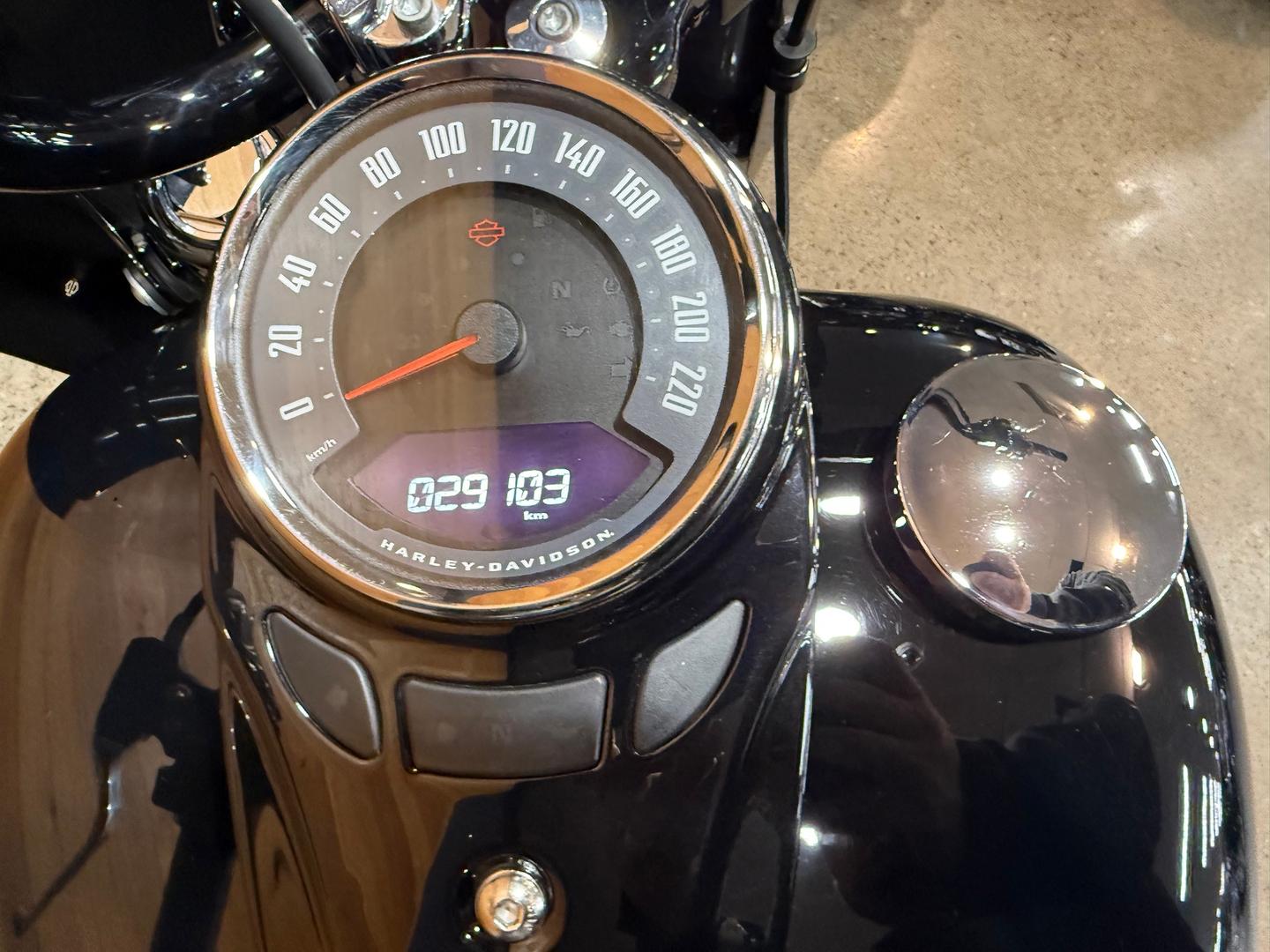 2023 HARLEY-DAVIDSON FLHCS HERITAGE CLASSIC 114 CRUISER