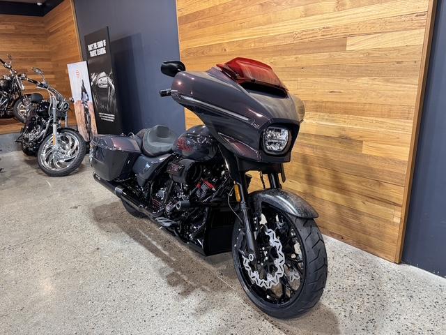 2026 HARLEY-DAVIDSON FLHXSTSE CVO STR GLIDE ST(121) CRUISER
