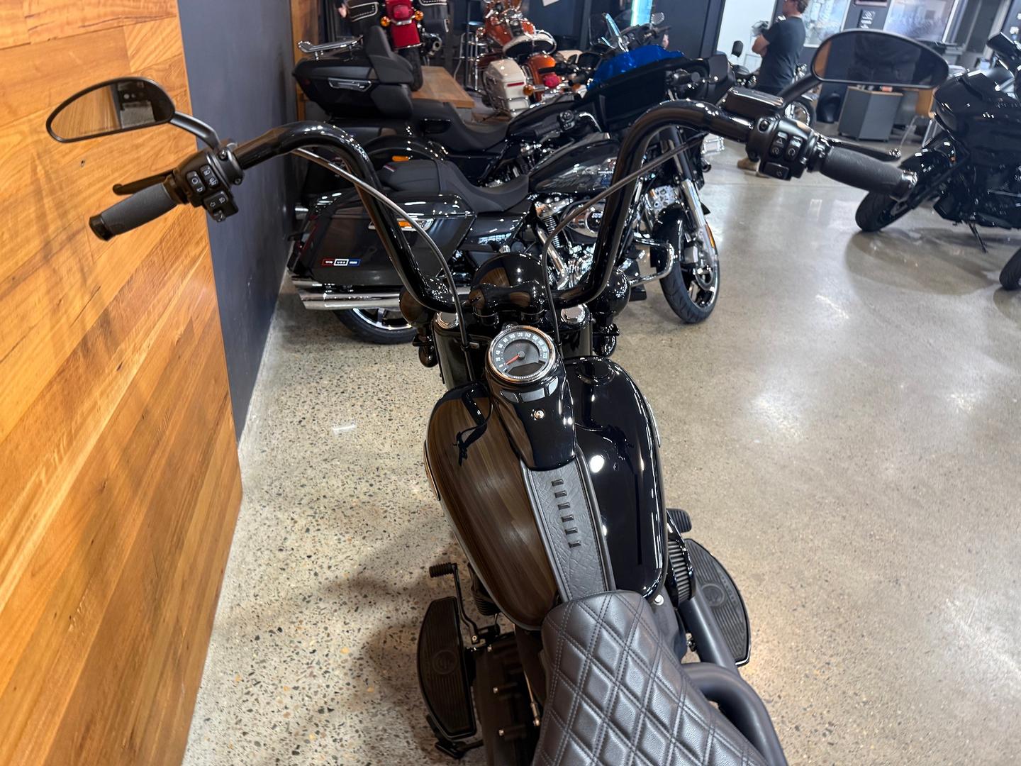 2022 HARLEY-DAVIDSON FLHCS HERITAGE CLASSIC 114 CRUISER