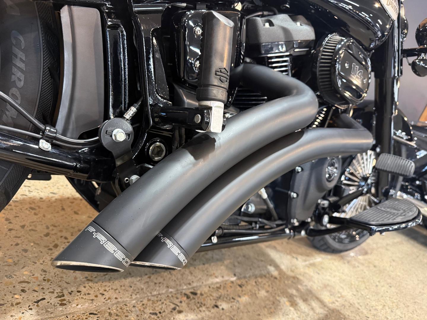2022 HARLEY-DAVIDSON FLHCS HERITAGE CLASSIC 114 CRUISER