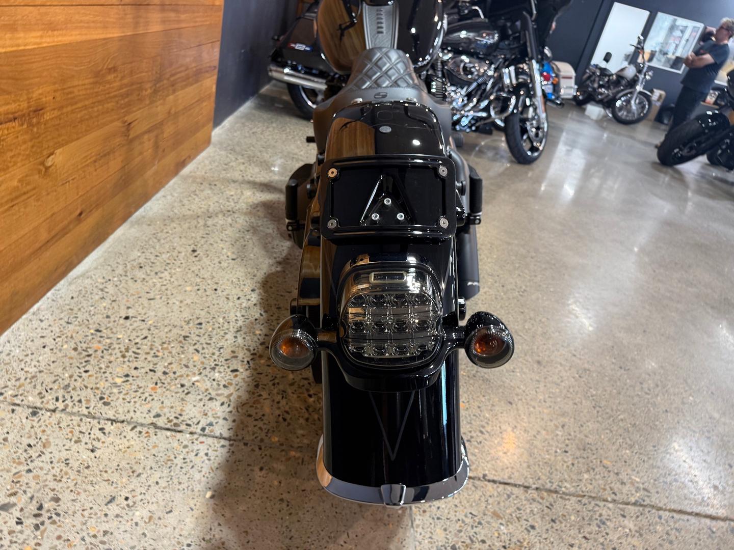 2022 HARLEY-DAVIDSON FLHCS HERITAGE CLASSIC 114 CRUISER