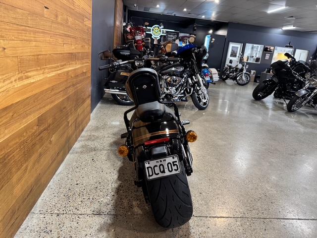 2017 HARLEY-DAVIDSON FXSE CVO PRO STREET BREAKOUT CRUISER