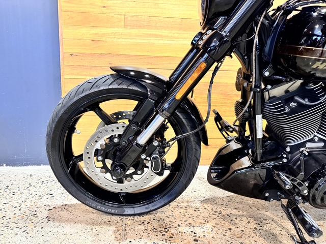 2017 HARLEY-DAVIDSON FXSE CVO PRO STREET BREAKOUT CRUISER