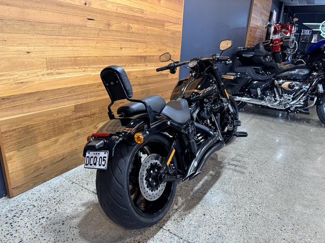 2017 HARLEY-DAVIDSON FXSE CVO PRO STREET BREAKOUT CRUISER