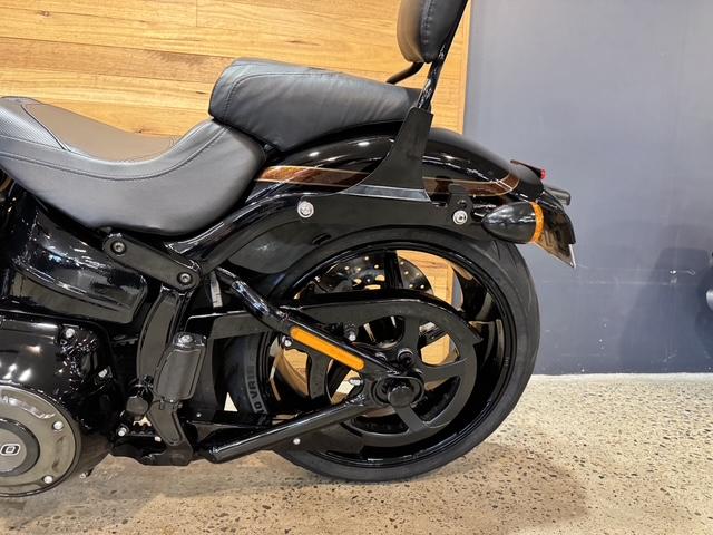 2017 HARLEY-DAVIDSON FXSE CVO PRO STREET BREAKOUT CRUISER