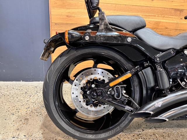 2017 HARLEY-DAVIDSON FXSE CVO PRO STREET BREAKOUT CRUISER