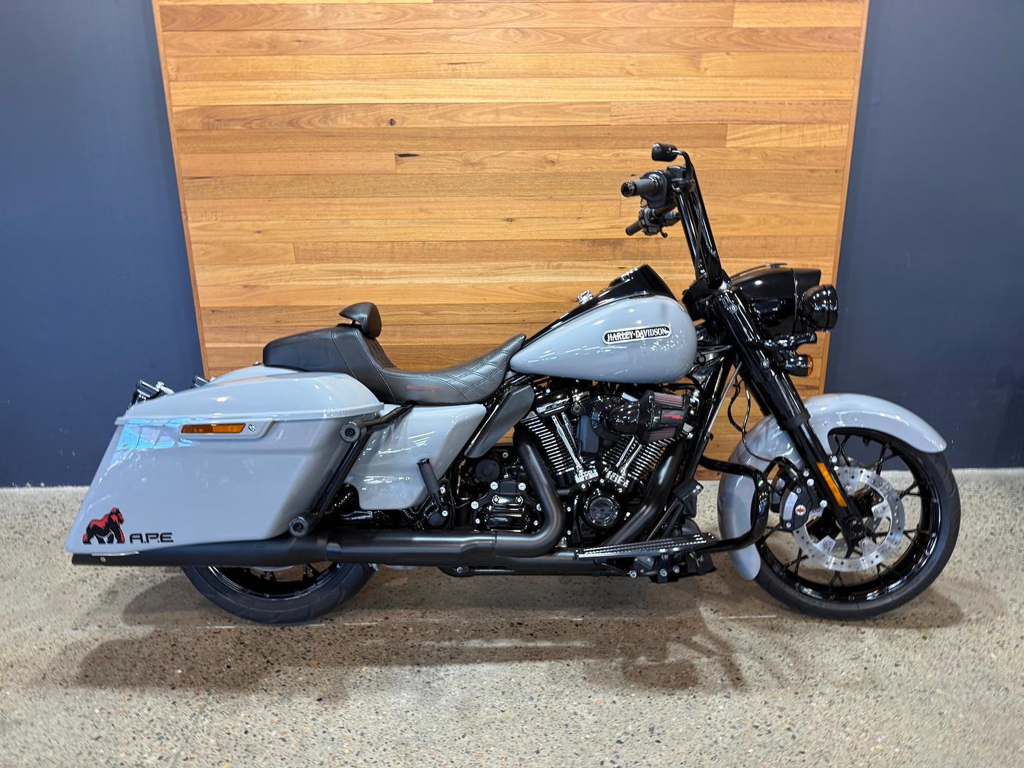 2024 HARLEY-DAVIDSON FLHRXS ROAD KING SPECIAL CRUISER