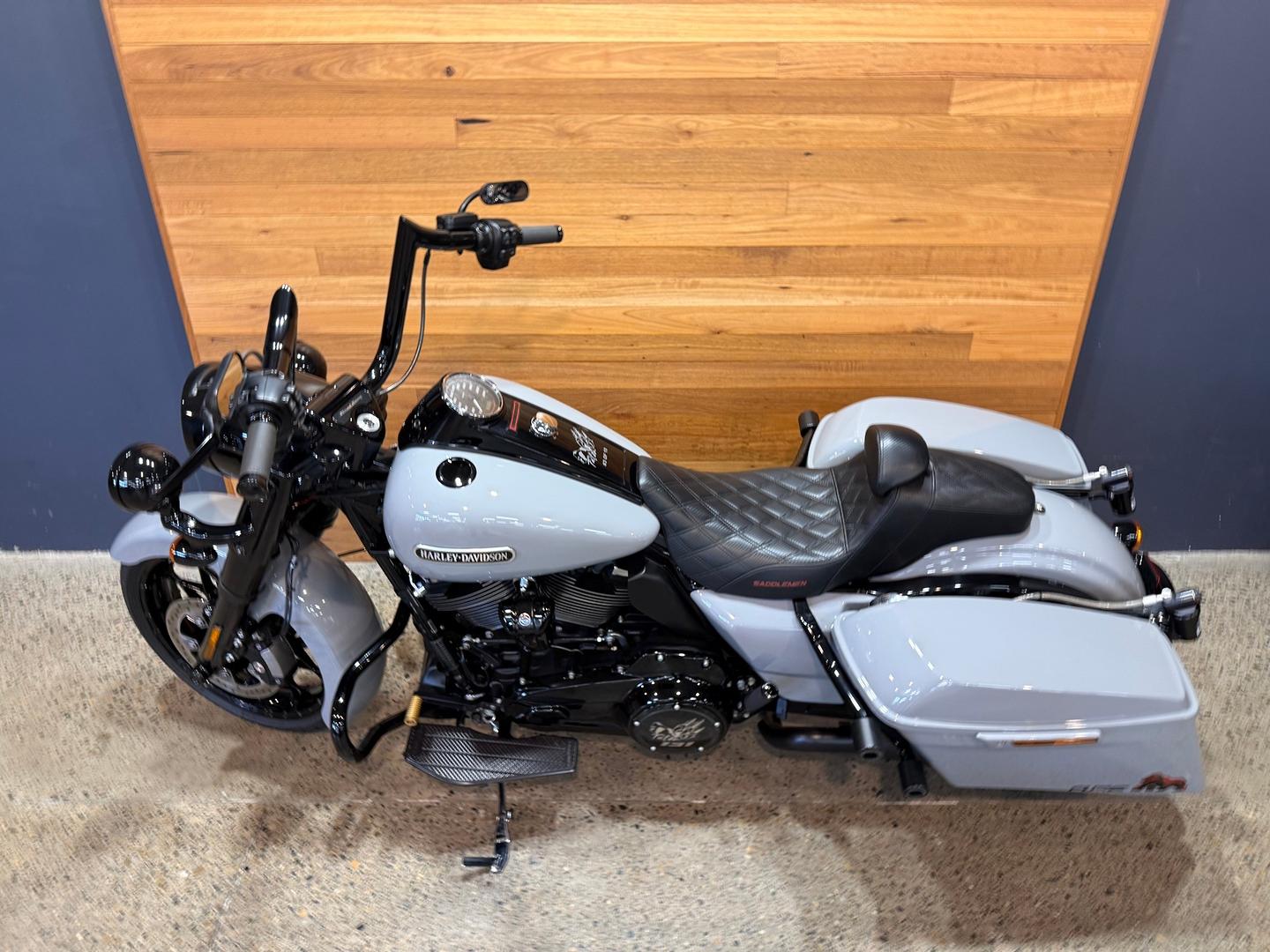 2024 HARLEY-DAVIDSON FLHRXS ROAD KING SPECIAL CRUISER