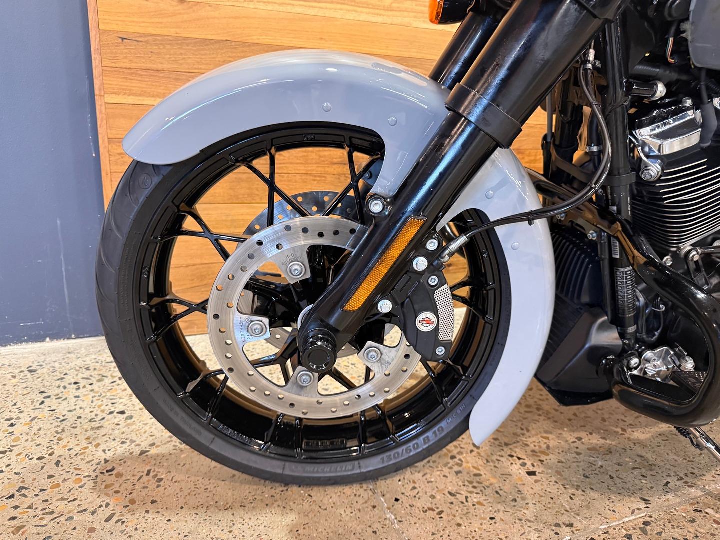 2024 HARLEY-DAVIDSON FLHRXS ROAD KING SPECIAL CRUISER