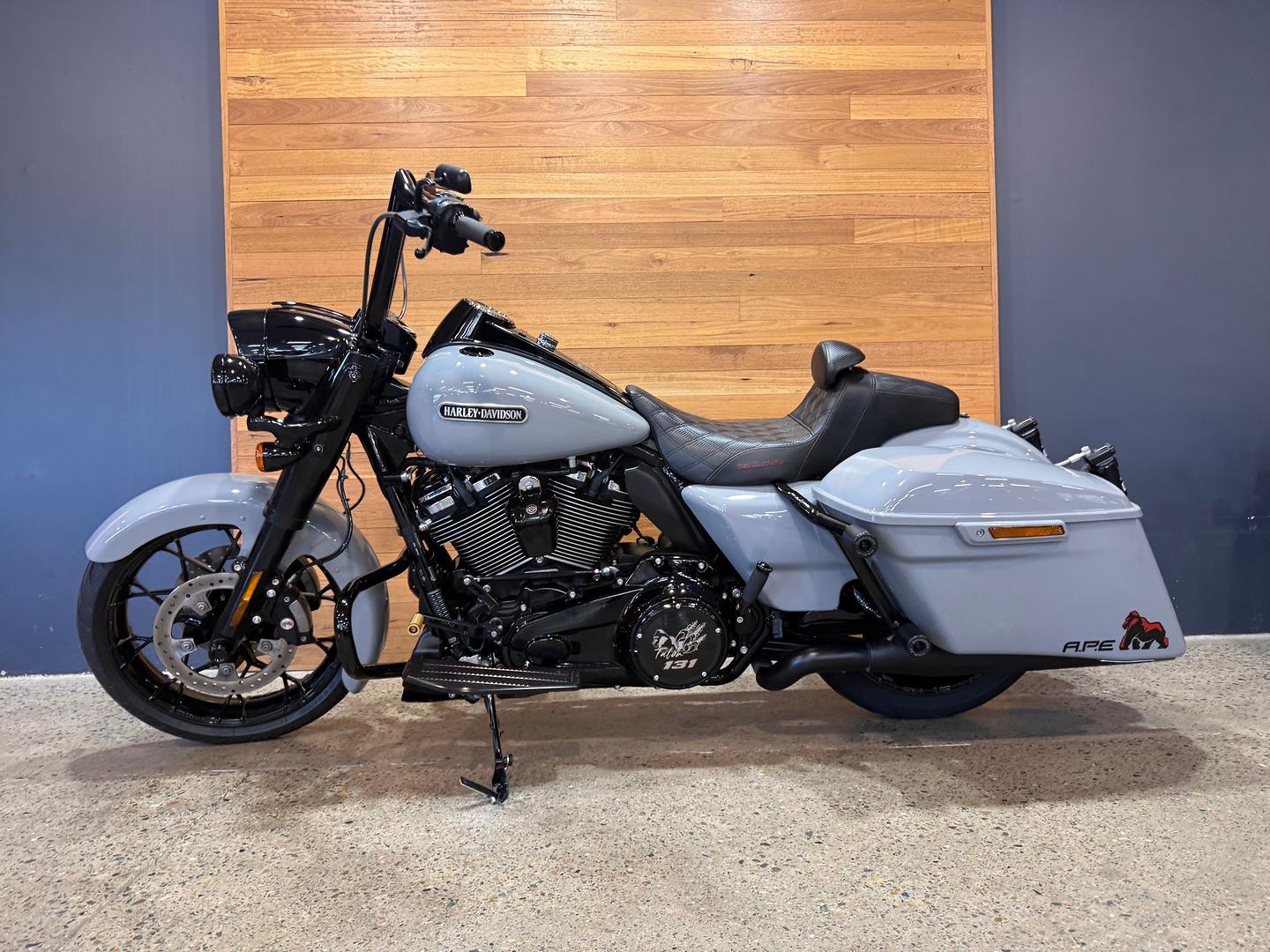 2024 HARLEY-DAVIDSON FLHRXS ROAD KING SPECIAL CRUISER