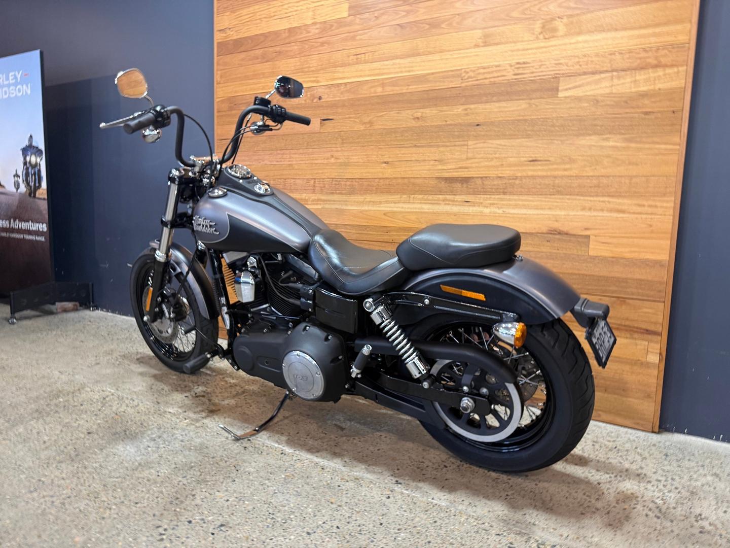 2017 HARLEY-DAVIDSON FXDB STREET BOB CRUISER