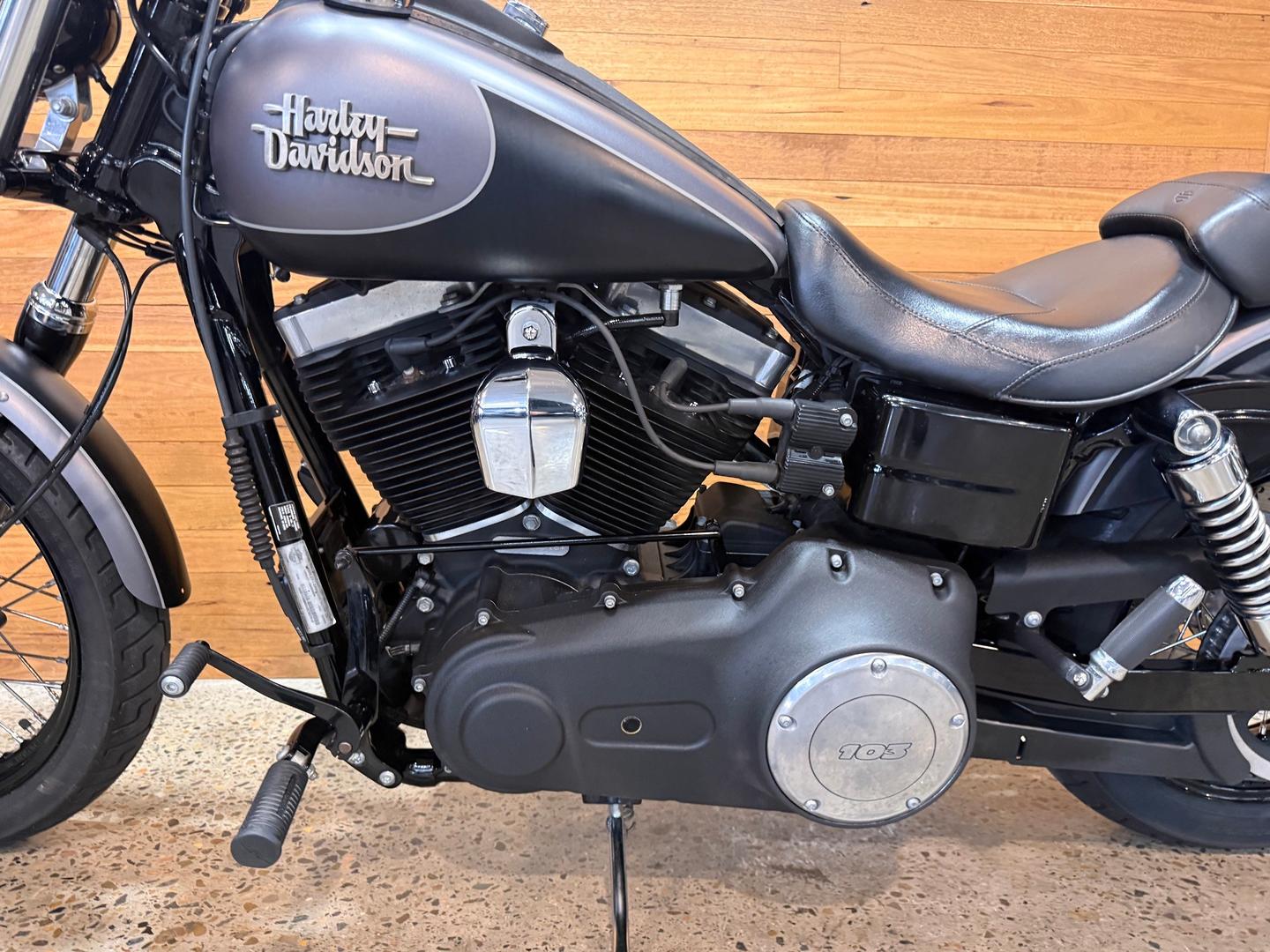 2017 HARLEY-DAVIDSON FXDB STREET BOB CRUISER