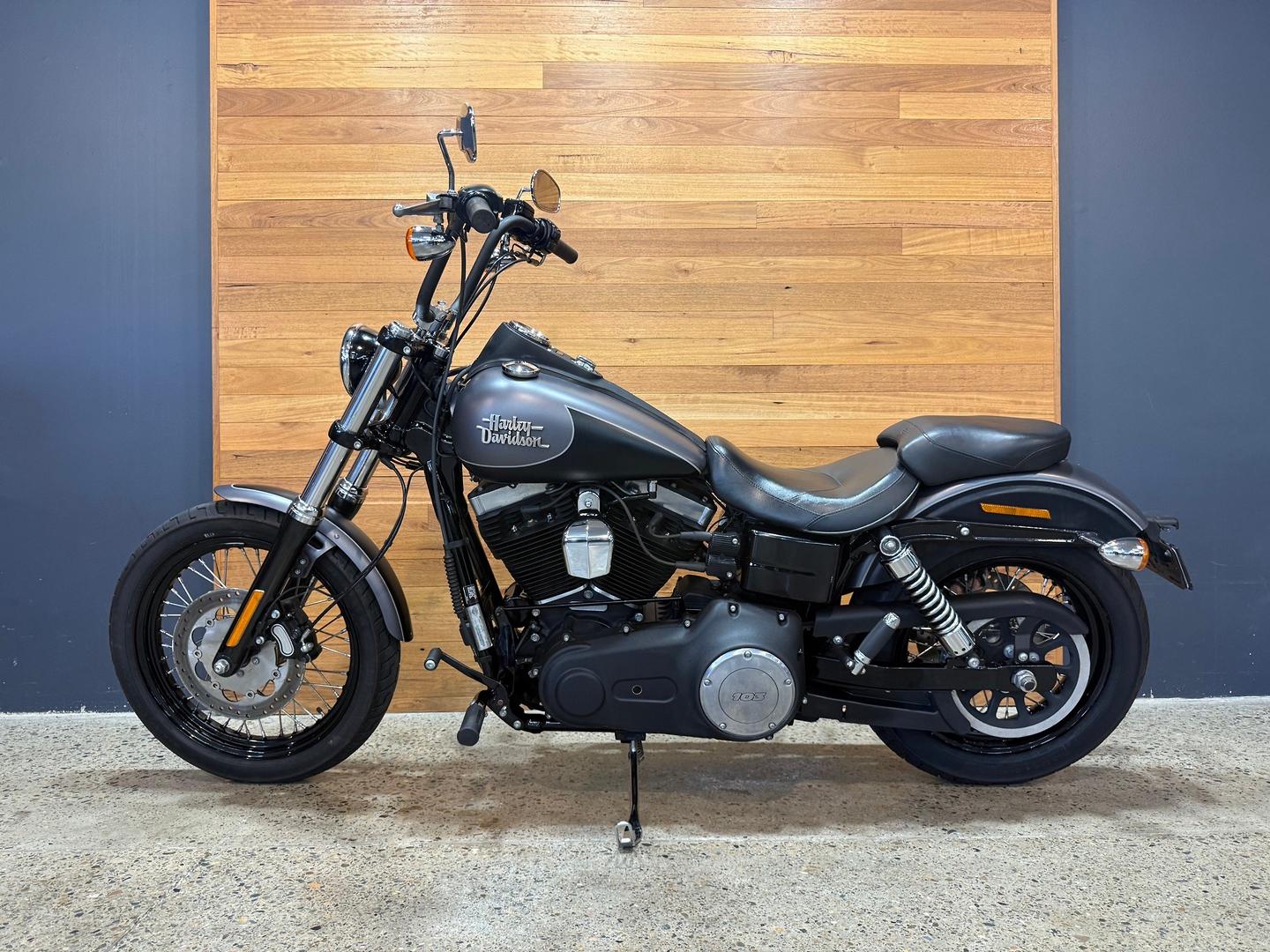 2017 HARLEY-DAVIDSON FXDB STREET BOB CRUISER