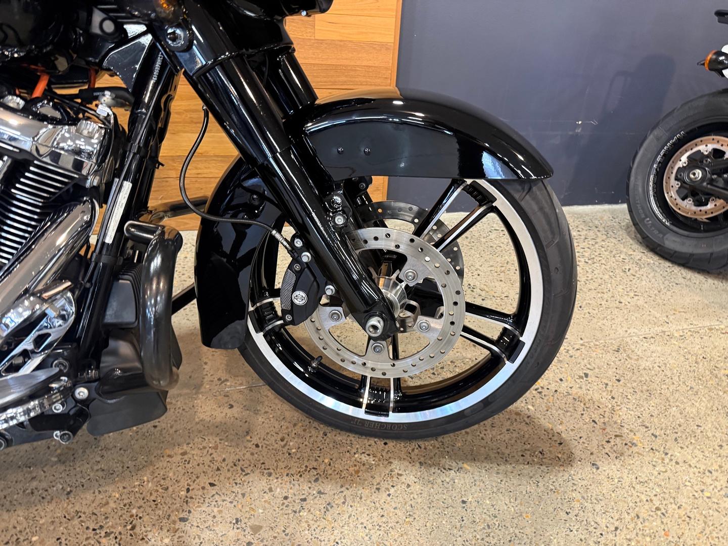 2017 HARLEY-DAVIDSON FLHXS STREET GLIDE SPECIAL CRUISER