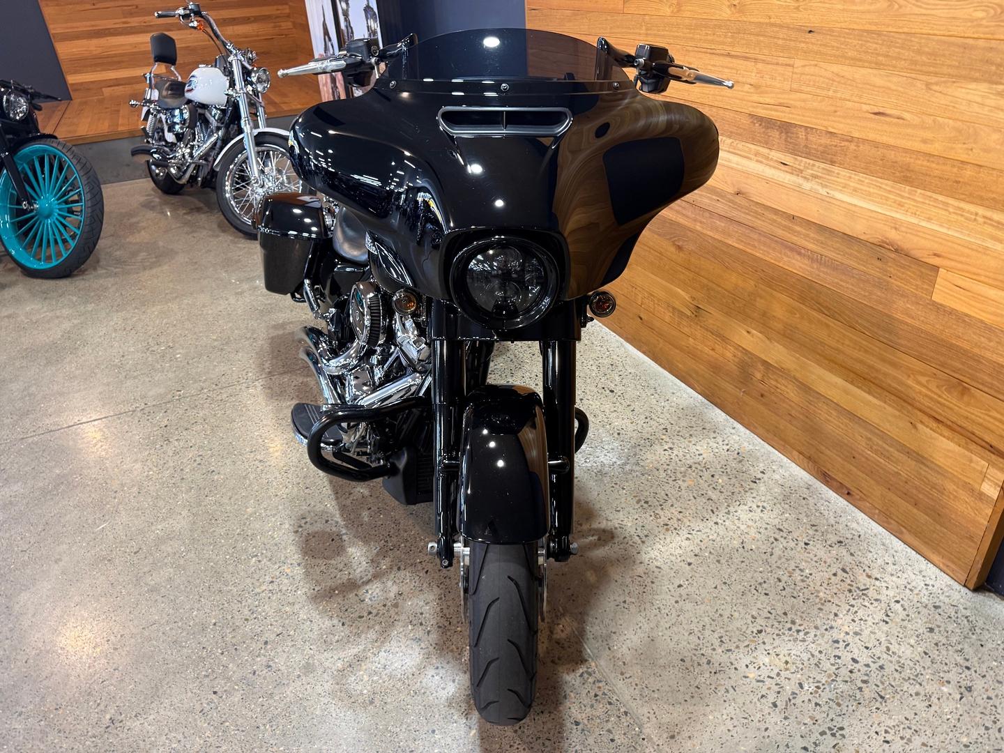 2017 HARLEY-DAVIDSON FLHXS STREET GLIDE SPECIAL CRUISER