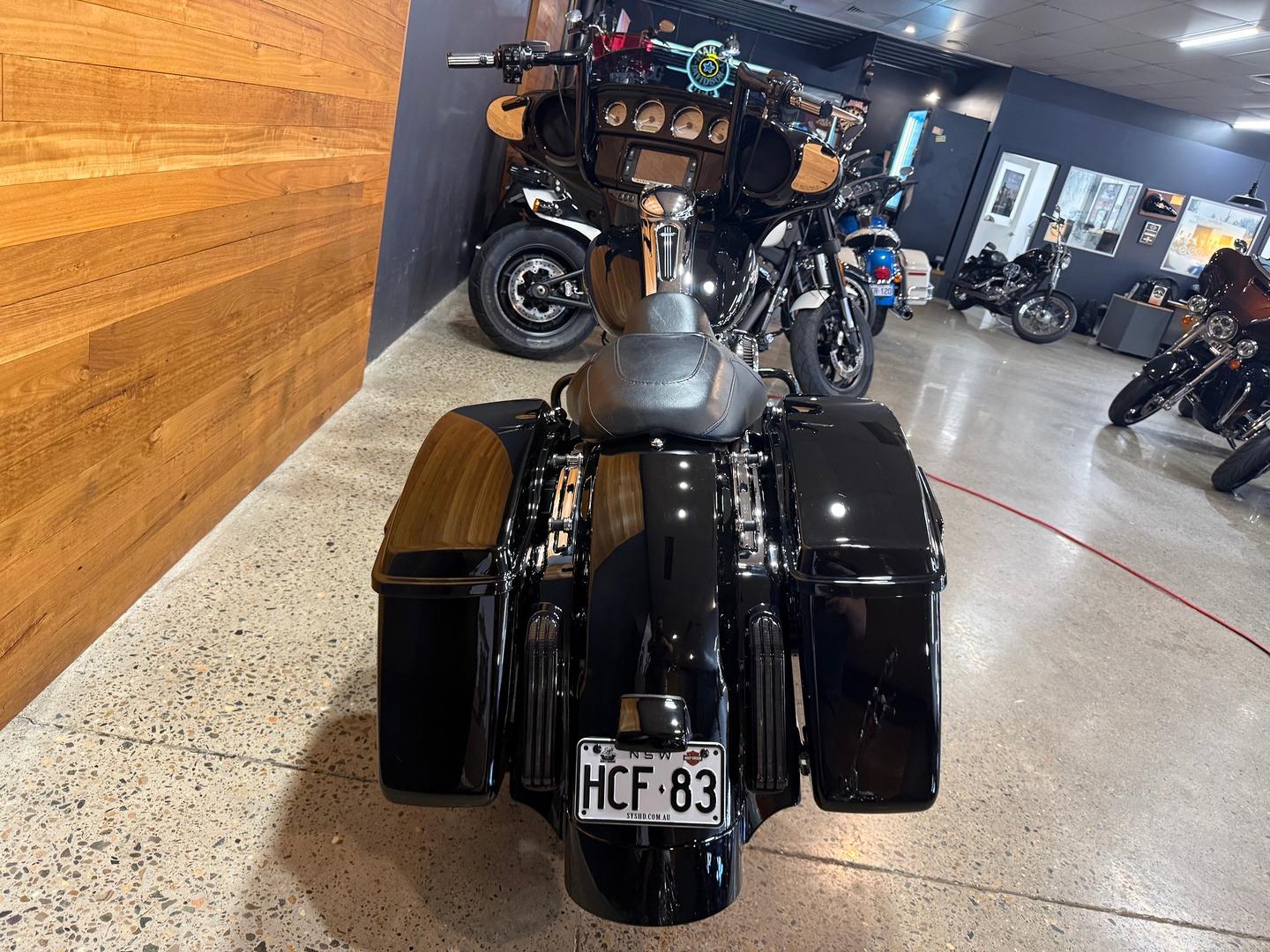 2017 HARLEY-DAVIDSON FLHXS STREET GLIDE SPECIAL CRUISER