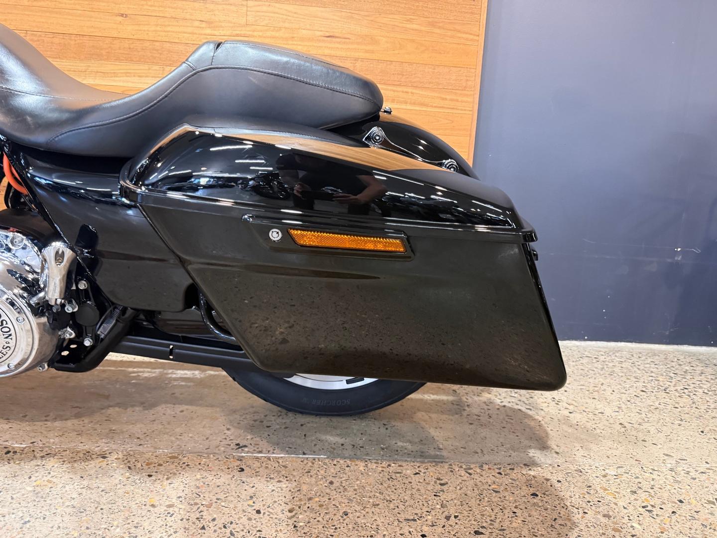 2017 HARLEY-DAVIDSON FLHXS STREET GLIDE SPECIAL CRUISER