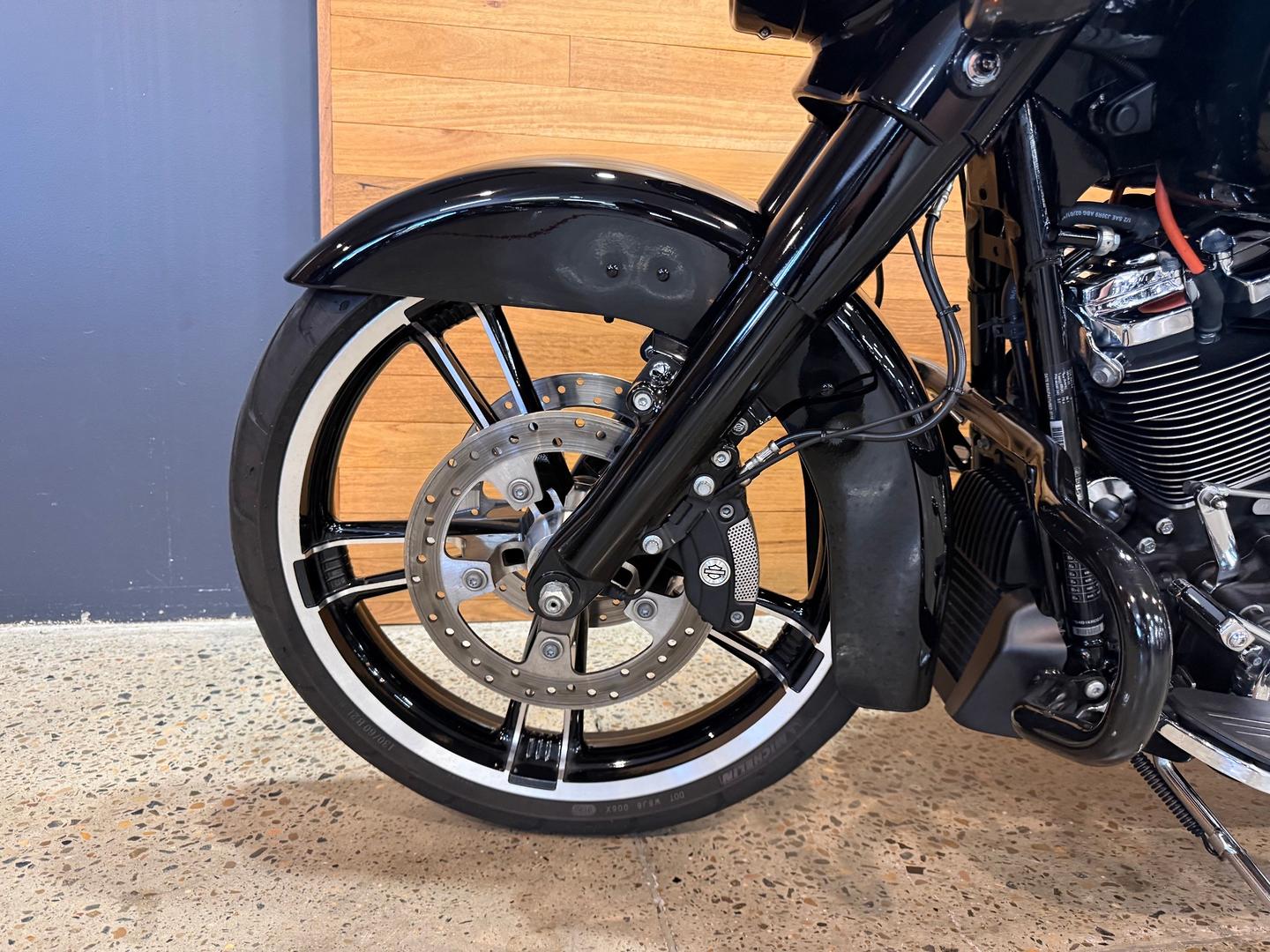 2017 HARLEY-DAVIDSON FLHXS STREET GLIDE SPECIAL CRUISER