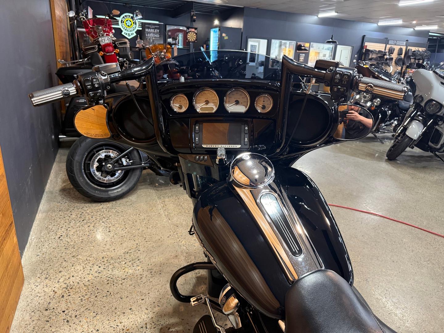 2017 HARLEY-DAVIDSON FLHXS STREET GLIDE SPECIAL CRUISER