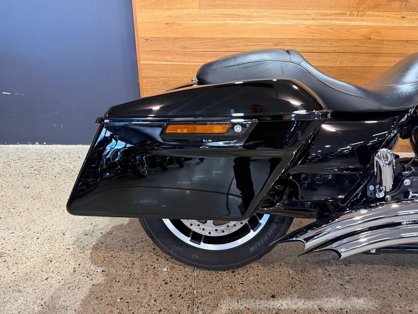 2017 HARLEY-DAVIDSON FLHXS STREET GLIDE SPECIAL CRUISER
